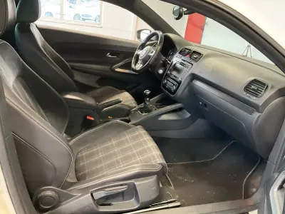 Volkswagen Scirocco 2012 - 11490 EUR, 195200 km - AUTO.MOTO.pt - 195200km - foto 2 de 5