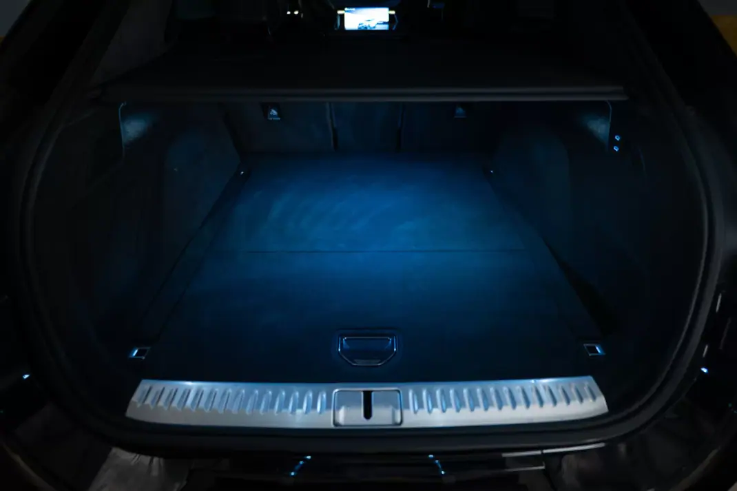 Lotus Eletre 2023 - 110000 EUR, 34626 km - AUTO.MOTO.pt - 34626km - foto 10 de 32