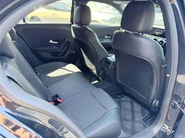 Mercedes-Benz A 180 2022 - 26900 EUR, 148000 km - AUTO.MOTO.pt - 148000km - foto 9 de 11