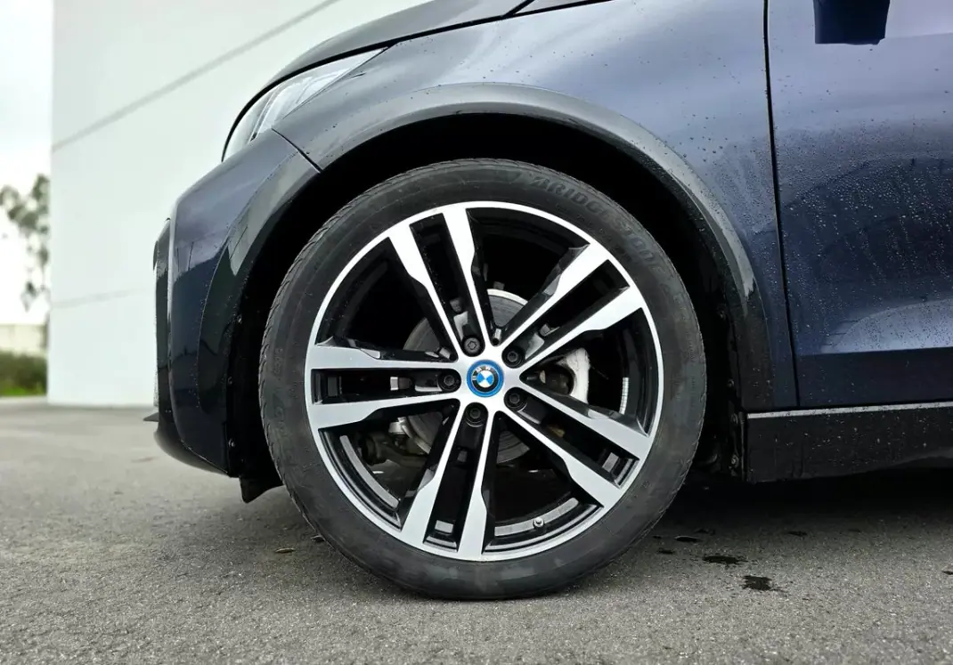BMW i3 2019 - 19900 EUR, 78800 km - AUTO.MOTO.pt - 78800km - foto 4 de 33