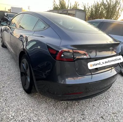 Tesla Model 3 2021 - 27999 EUR, 94300 km - AUTO.MOTO.pt - 94300km - foto 4 de 8