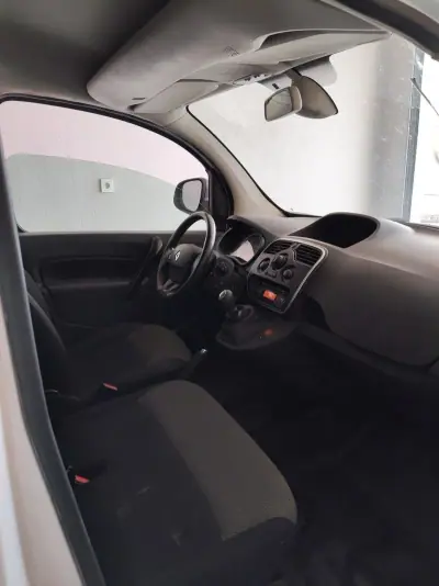 Renault Kangoo 2021 - 9350 EUR, 178000 km - AUTO.MOTO.pt - 178000km - foto 3 de 6
