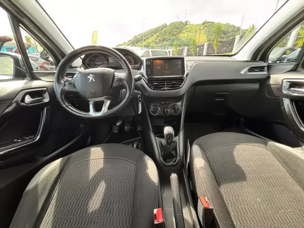 Peugeot 208 2017 - 11990 EUR, 95200 km - AUTO.MOTO.pt - 95200km - foto 12 de 12