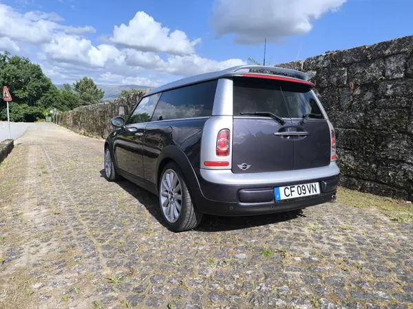 MINI Clubman 2013 - 9000 EUR, 185000 km - AUTO.MOTO.pt - 185000km - foto 6 de 12
