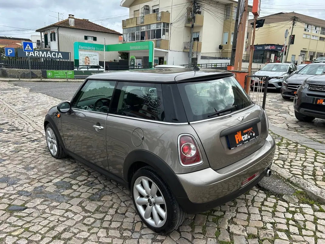 MINI One 2011 - 8700 EUR, 220000 km - AUTO.MOTO.pt - 220000km - foto 15 de 31