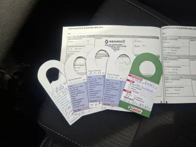 Renault Mégane Sport Tourer 2017 - 11530 EUR, 167840 km - AUTO.MOTO.pt - 167840km - foto 14 de 31