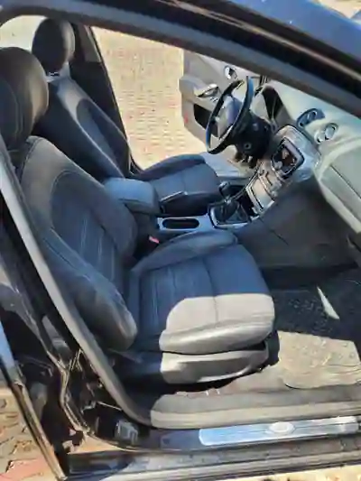 Ford Mondeo SW 2009 - 6900 EUR, 155100 km - AUTO.MOTO.pt - 155100km - foto 8 de 15