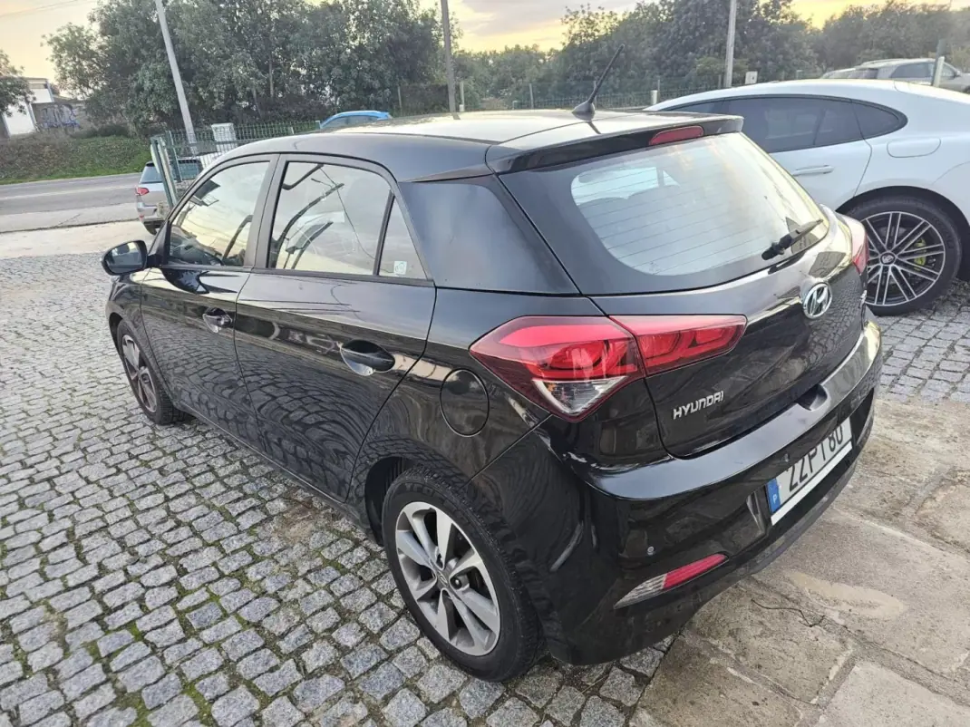 Hyundai i20 2015 - 8500 EUR, 100074 km - AUTO.MOTO.pt - 100074km - foto 3 de 8