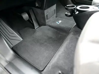 BMW i3 2019 - 19900 EUR, 78800 km - AUTO.MOTO.pt - 78800km - foto 24 de 33