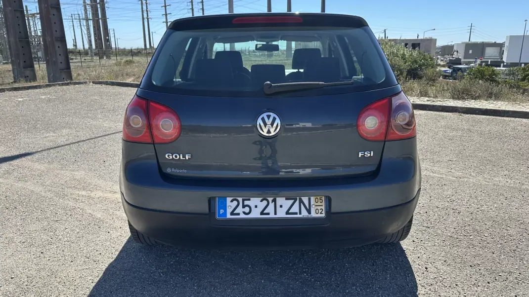 Volkswagen Golf 2005 - 3900 EUR, 220000 km - 220000km - foto 4 de 8