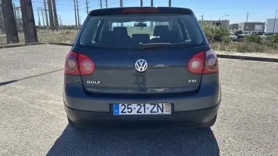 Volkswagen Golf 2005 - 3900 EUR, 220000 km - 220000km - foto 4 de 8