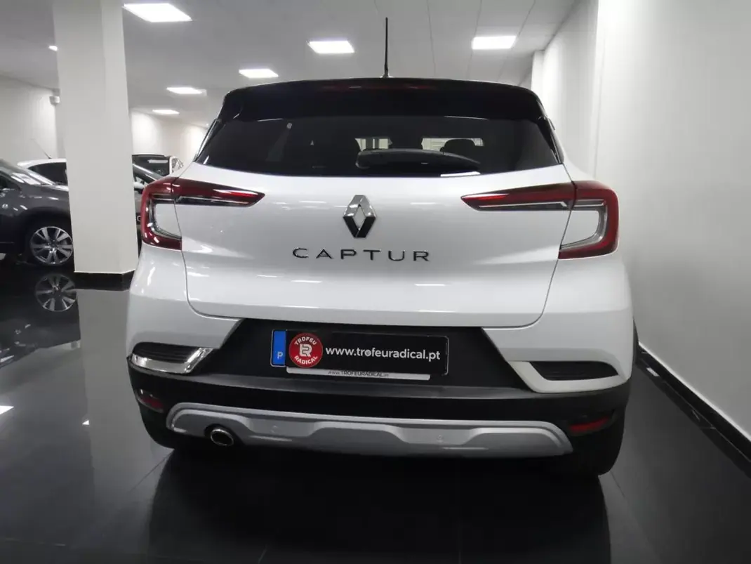 Renault Captur 2020 - 16500 EUR, 76000 km - AUTO.MOTO.pt - 76000km - foto 7 de 23