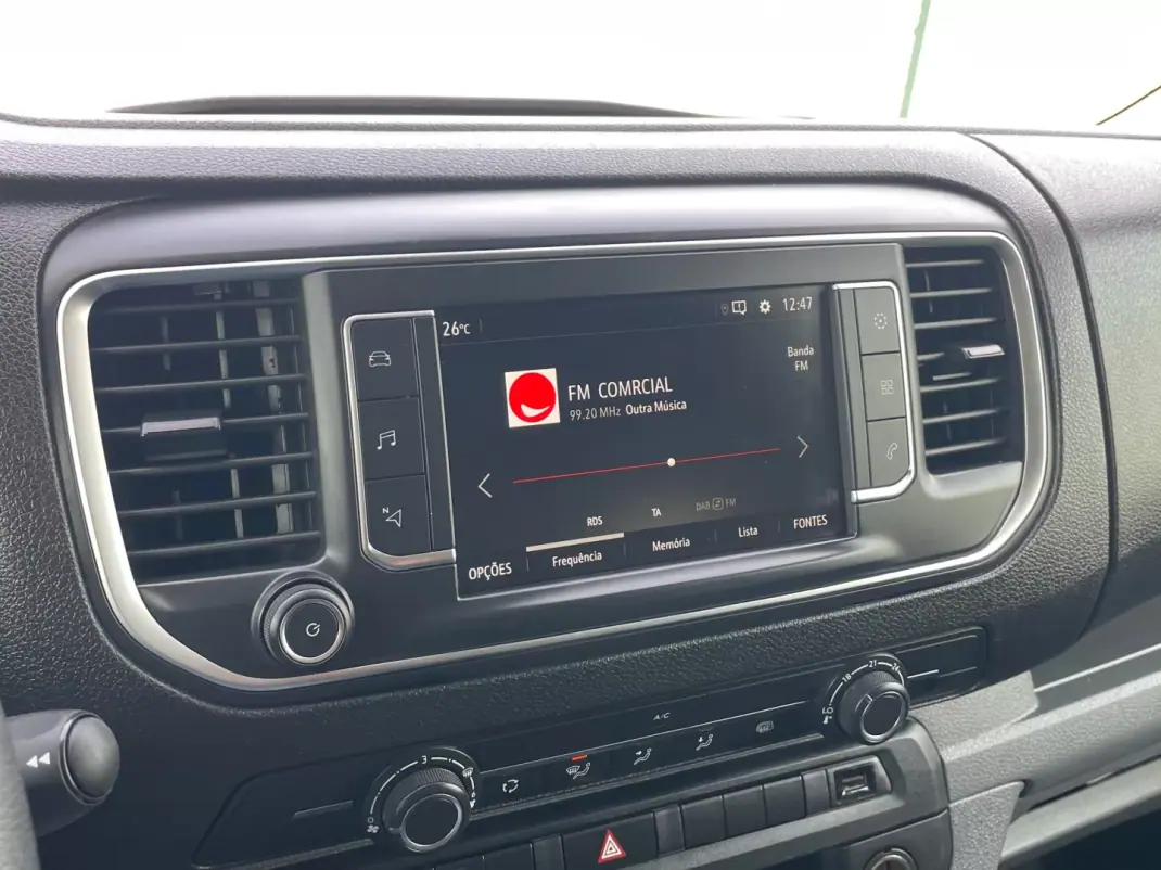 Opel COMBO 2022 - 17450 EUR, 123000 km - AUTO.MOTO.pt - 123000km - foto 28 de 37