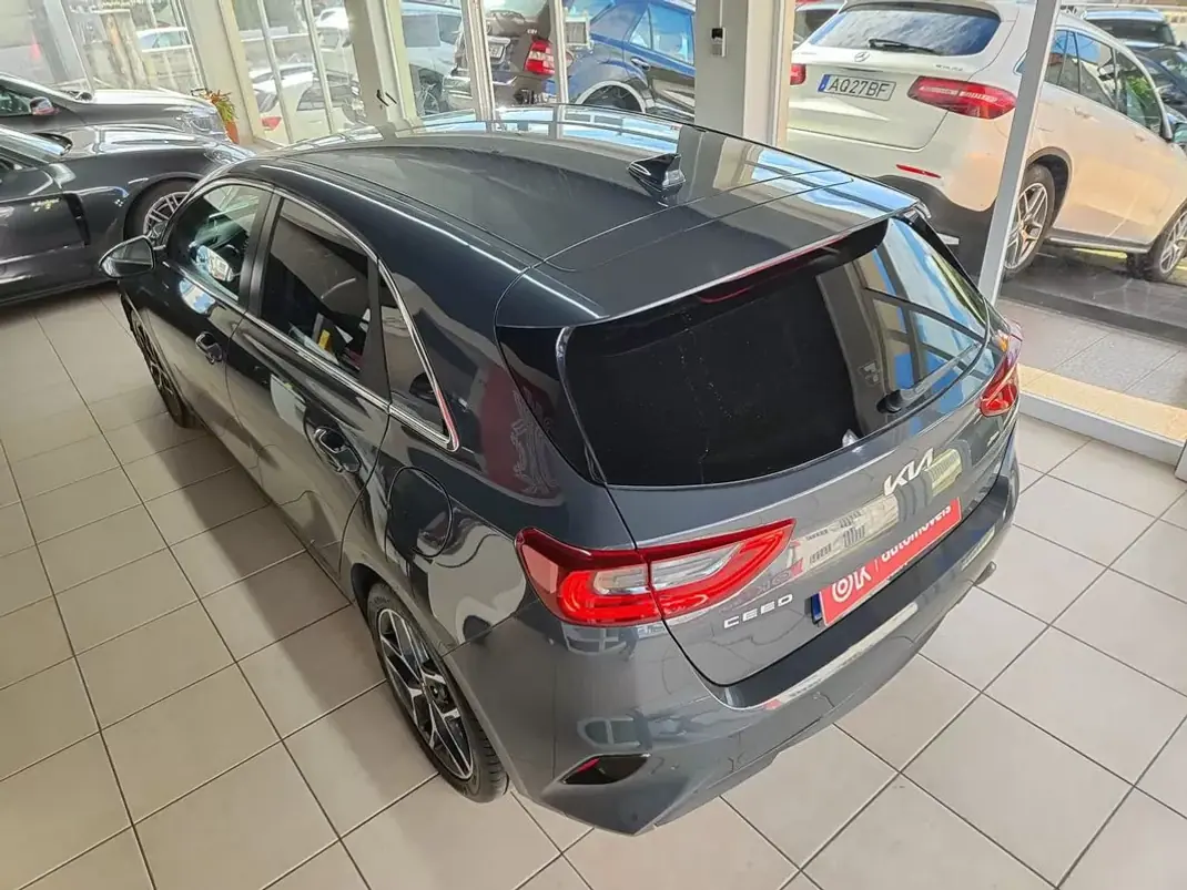 Kia Ceed 2021 - 17350 EUR, 60000 km - AUTO.MOTO.pt - 60000km - foto 8 de 33