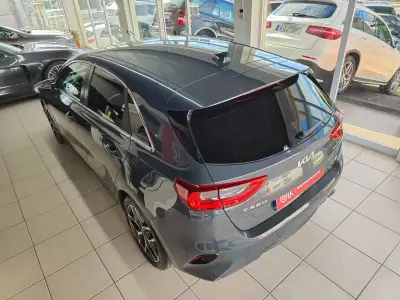 Kia Ceed 2021 - 17350 EUR, 60000 km - AUTO.MOTO.pt - 60000km - foto 8 de 33