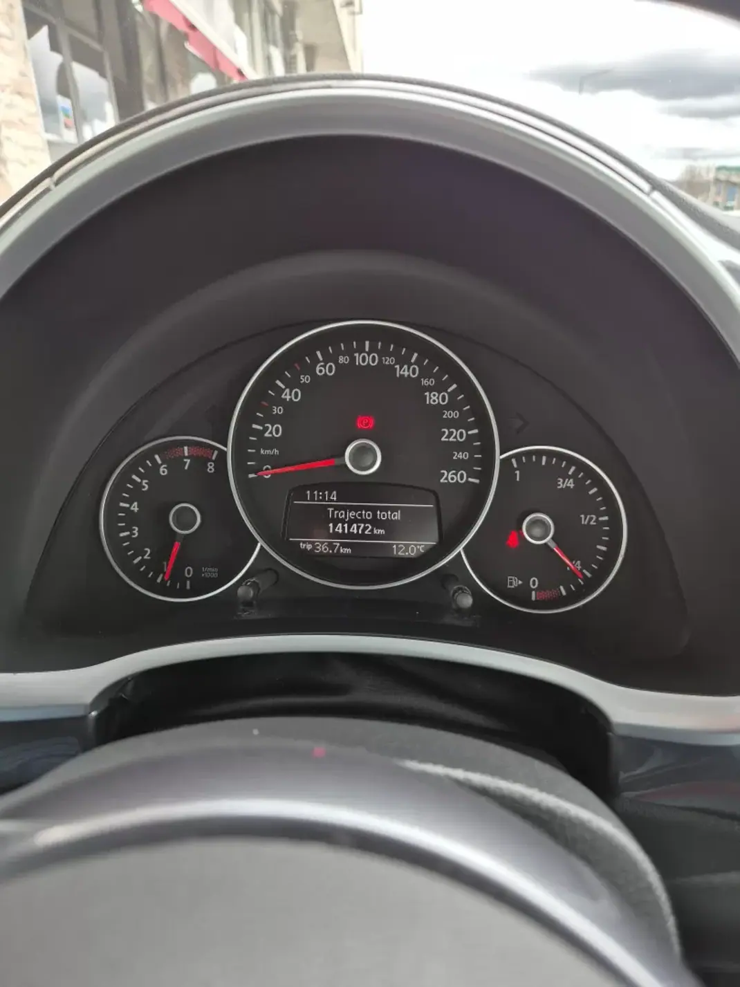 Volkswagen New Beetle 2013 - 13950 EUR, 142000 km - AUTO.MOTO.pt - 142000km - foto 9 de 34