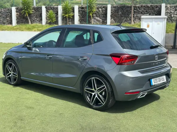 SEAT Ibiza 2017 - 17490 EUR, 95883 km - AUTO.MOTO.pt - 95883km - foto 4 de 19