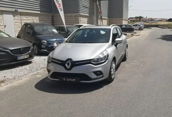 Renault Clio Sport Tourer 2018 - 11500 EUR, 89764 km - AUTO.MOTO.pt - 89764km - foto 2 de 46