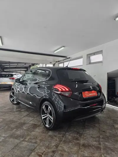 Peugeot 208 2019 - 11950 EUR, 90328 km - AUTO.MOTO.pt - 90328km - foto 53 de 90