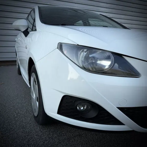 SEAT Ibiza 2011 - 5900 EUR, 204000 km - AUTO.MOTO.pt - 204000km - foto 4 de 20