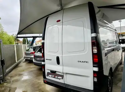 Renault Trafic 2.0 dCi L2H2 1.2T 2021 - 22990 EUR, 89900 km - AUTO.MOTO.pt - 89900km - foto 3 de 9