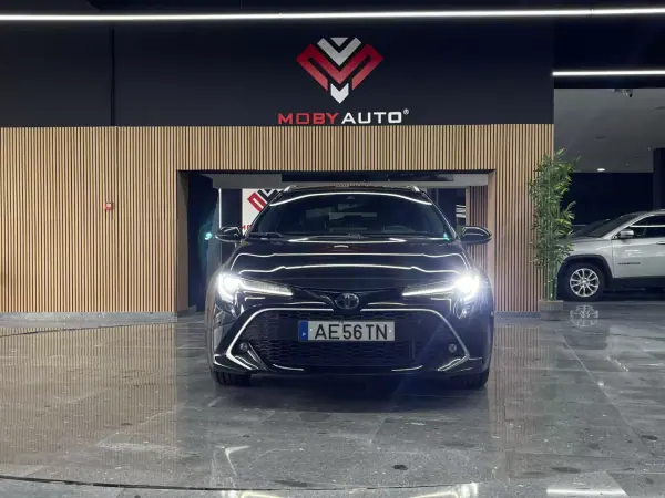 Toyota Corolla Touring Sports 2020 — photo 2 of 21