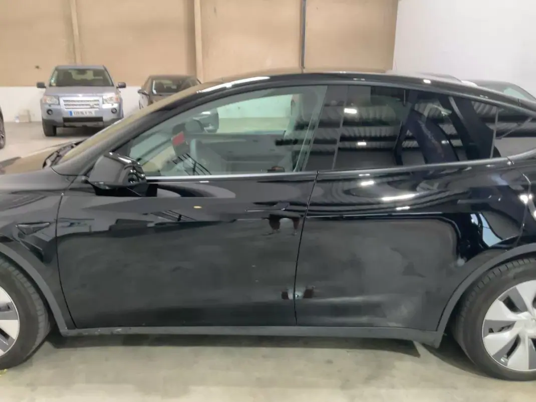 Tesla Model Y 2024 - 33990 EUR, 78253 km - 78253km - foto 10 de 17