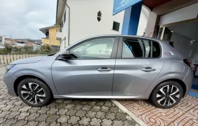Peugeot 208 2025 - 15950 EUR, 23000 km - AUTO.MOTO.pt - 23000km - foto 6 de 25