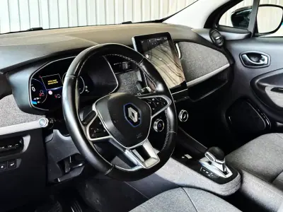 Renault Zoe 2020 - 16500 EUR, 105000 km - AUTO.MOTO.pt - 105000km - foto 16 de 34