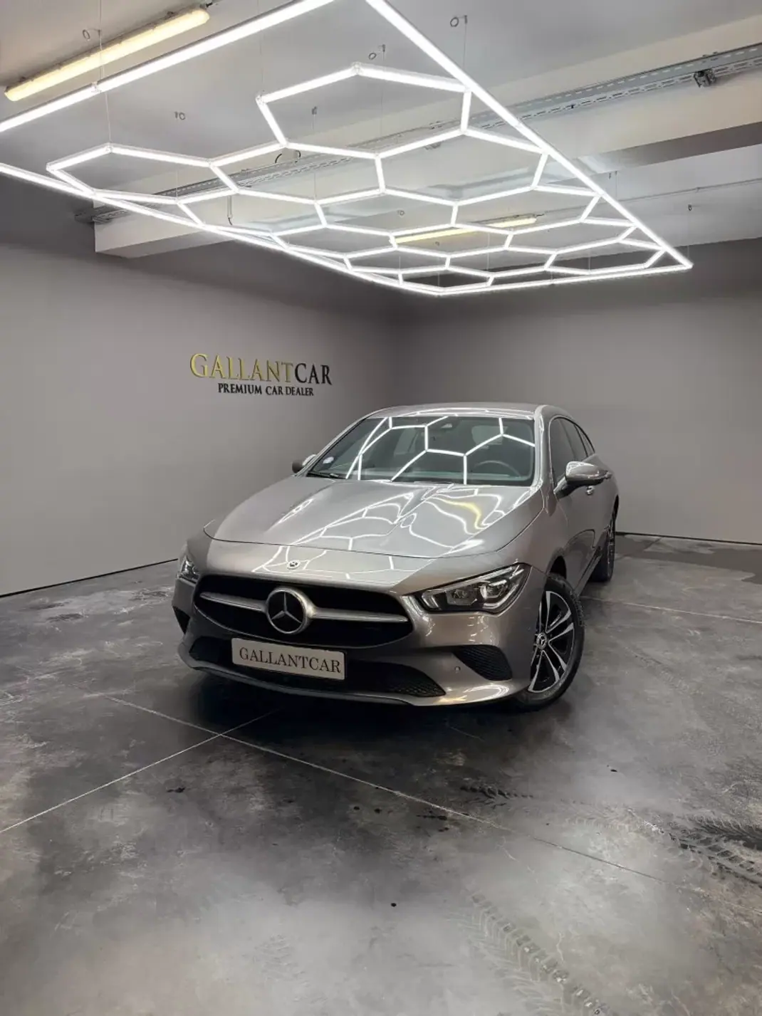 Mercedes-Benz CLA 250 2023 - 29900 EUR, 90100 km - AUTO.MOTO.pt - 90100km - foto 1 de 28