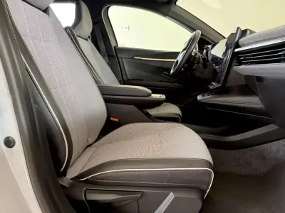 Renault Mégane E-Tech 2022 - 24999 EUR, 27000 km - AUTO.MOTO.pt - 27000km - foto 49 de 116