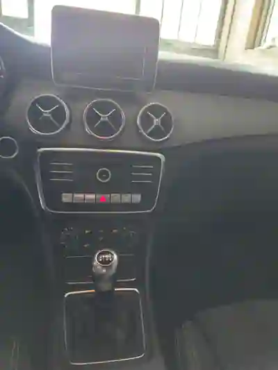 Mercedes-Benz CLA 180 2017 - 17990 EUR, 161000 km - AUTO.MOTO.pt - 161000km - foto 9 de 14