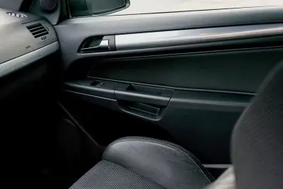 Opel Astra GTC 2007 - 15990 EUR, 149500 km - AUTO.MOTO.pt - 149500km - foto 20 de 22