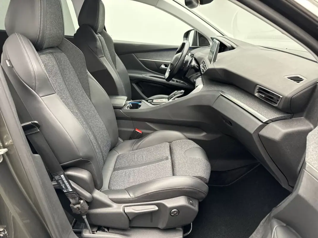 Peugeot 5008 2020 - 16750 EUR, 165410 km - AUTO.MOTO.pt - 165410km - foto 8 de 20
