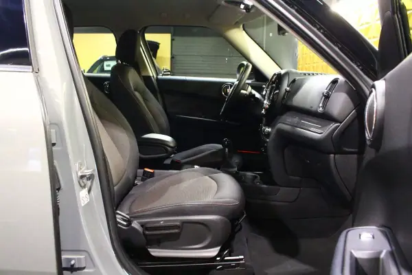 MINI Countryman 2018 - 17900 EUR, 70000 km - AUTO.MOTO.pt - 70000km - foto 12 de 28