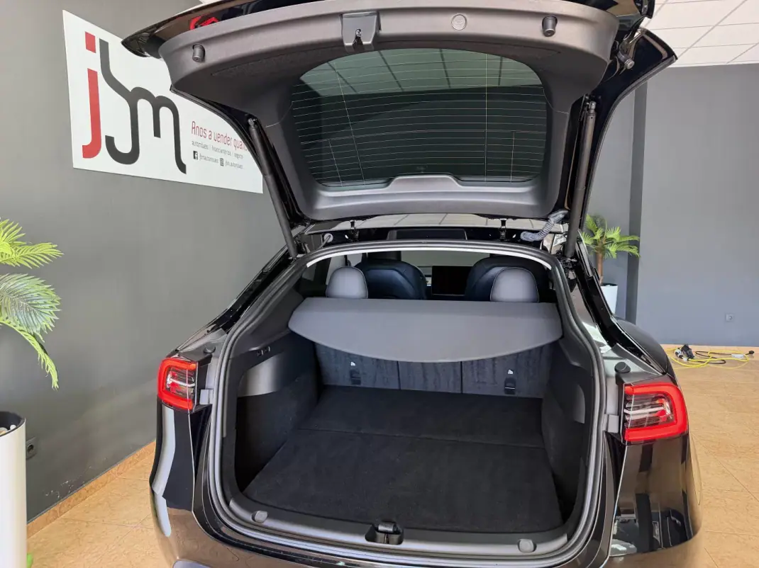 Tesla Model Y 2023 - 36500 EUR, 16200 km - 16200km - foto 15 de 15