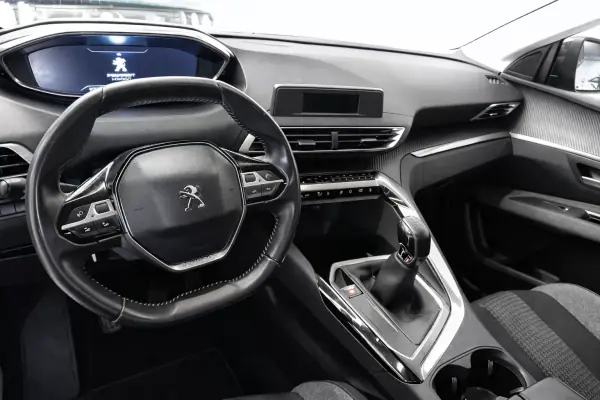 Peugeot 5008 2018 - 13900 EUR, 201002 km - AUTO.MOTO.pt - 201002km - foto 8 de 10