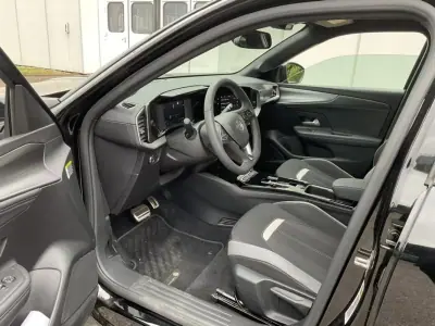 Opel Mokka-e 2024 - 24450 EUR, 12200 km - AUTO.MOTO.pt - 12200km - foto 9 de 15
