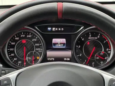 Mercedes-Benz CLA 45 AMG 2017 - 31950 EUR, 127877 km - AUTO.MOTO.pt - 127877km - foto 33 de 51