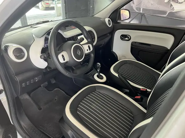 Renault Twingo 2021 - 10800 EUR, 86540 km - AUTO.MOTO.pt - 86540km - foto 6 de 22