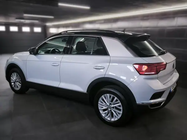 Volkswagen T-Roc 2018 - 15950 EUR, 98741 km - AUTO.MOTO.pt - 98741km - foto 2 de 34