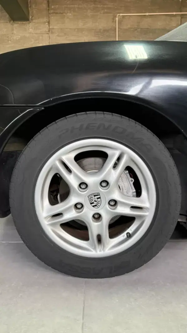 Porsche Boxster 2002 - 29000 EUR, 110000 km - AUTO.MOTO.pt - 110000km - foto 9 de 13