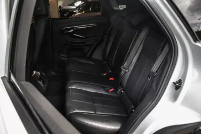 Land Rover Range Rover Evoque 2020 - 32990 EUR, 129590 km - 129590km - foto 26 de 38