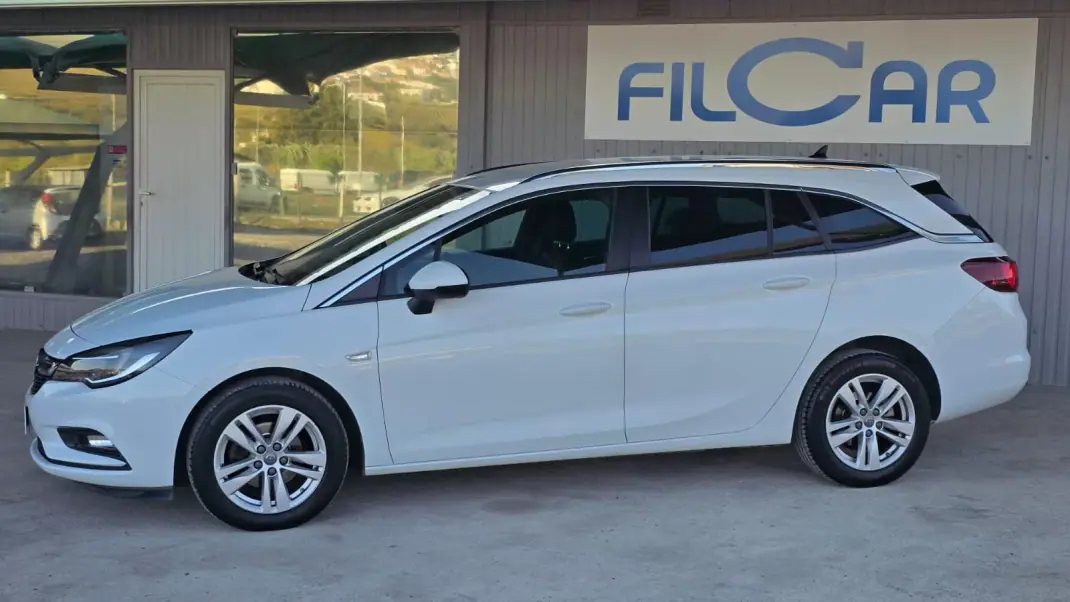 Opel Astra Sports Tourer 2017 - 11800 EUR, 141359 km - 141359km - foto 9 de 21