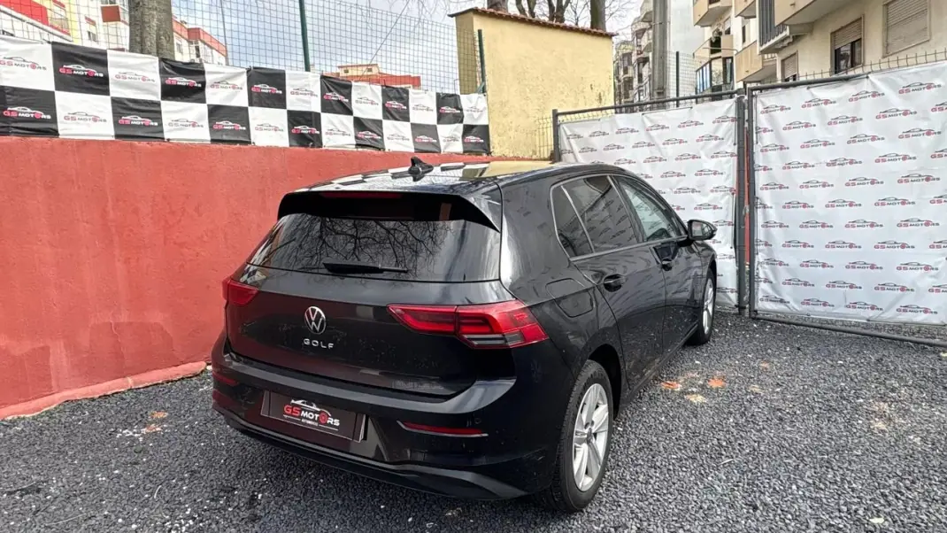 Volkswagen Golf 2022 - 17900 EUR, 94000 km - AUTO.MOTO.pt - 94000km - foto 5 de 12
