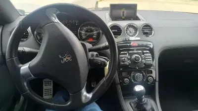 Peugeot RCZ 2011 - 10900 EUR, 158000 km - AUTO.MOTO.pt - 158000km - foto 18 de 19