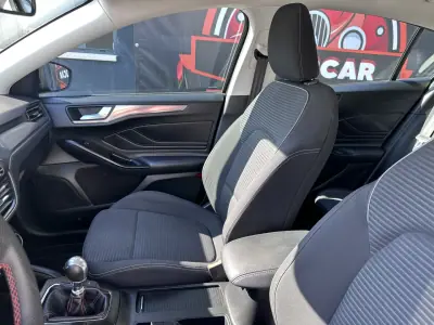 Ford Focus 2018 - 10900 EUR, 100000 km - AUTO.MOTO.pt - 100000km - foto 25 de 35
