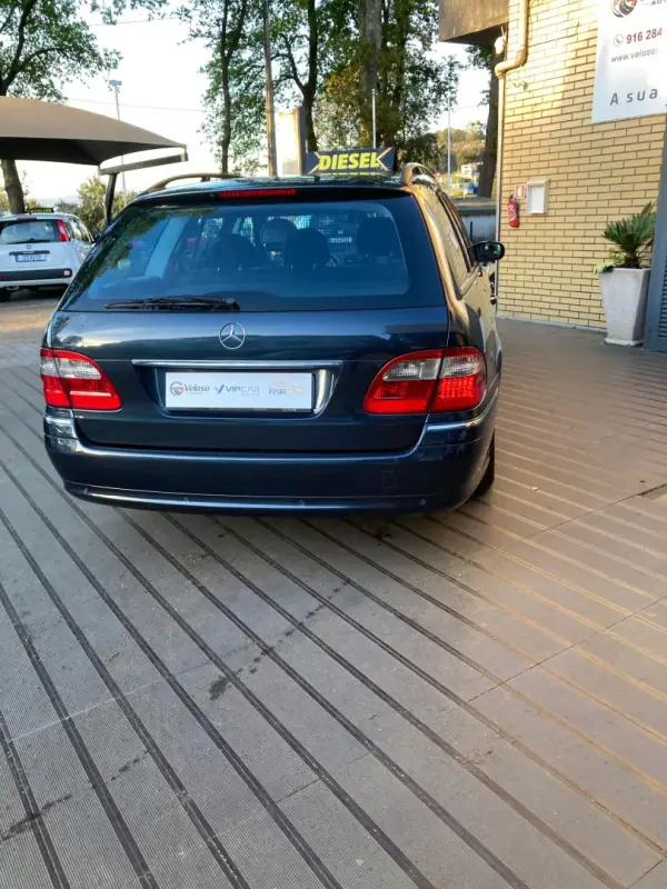 Mercedes-Benz E 220 2003 - 9250 EUR, 227900 km - AUTO.MOTO.pt - 227900km - foto 7 de 18