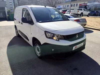 Peugeot Partner 1.6 HDI , 3 Lug. , Iva Dedutivel 2019 - 11980 EUR, 190000 km - AUTO.MOTO.pt - 190000km - foto 9 de 22