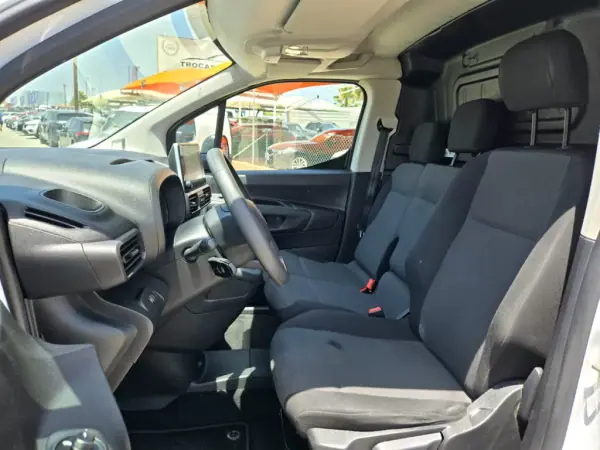 Fiat Doblo 2023 - 15950 EUR, 138685 km - AUTO.MOTO.pt - 138685km - foto 5 de 10